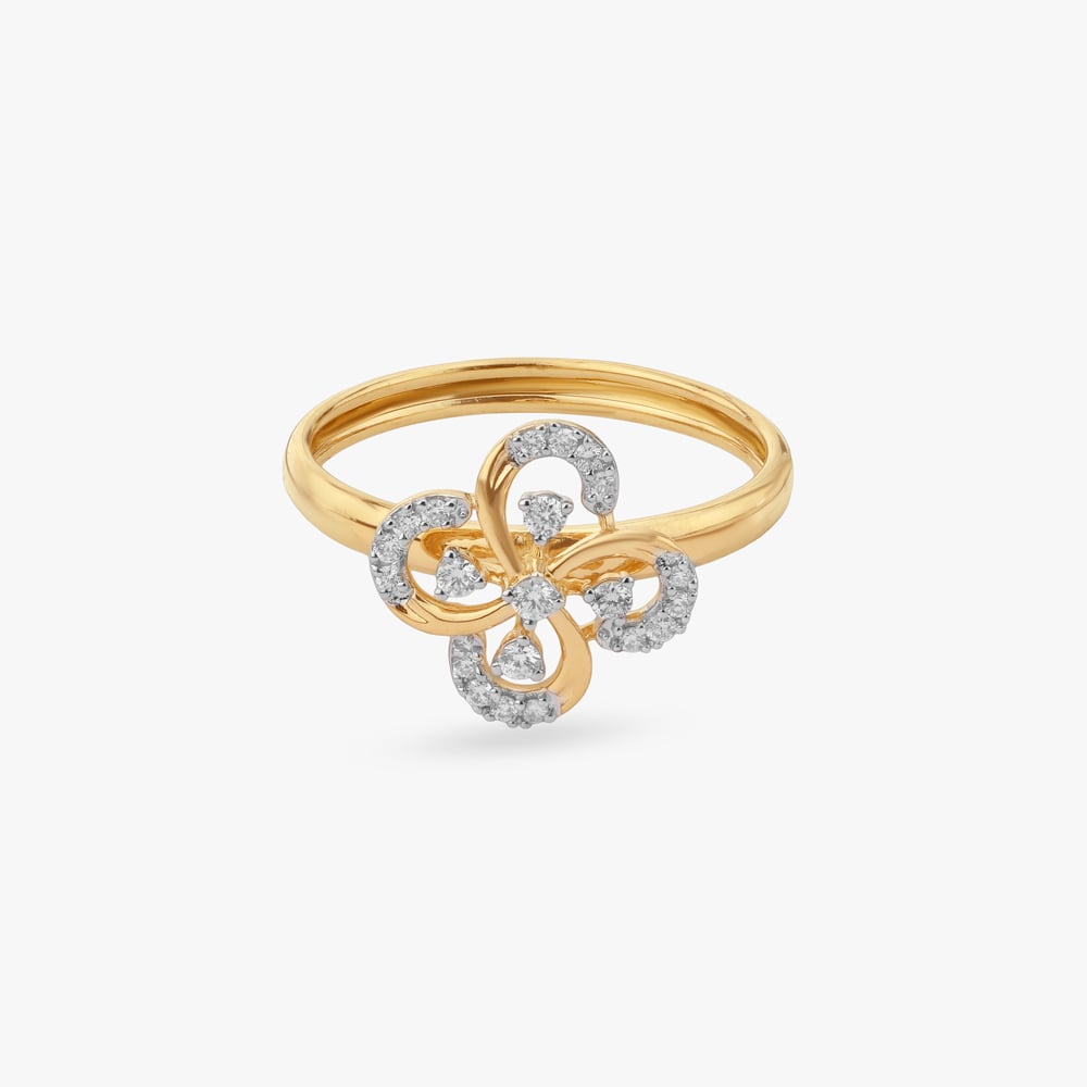 Clover Bloom Diamond Ring
Clover Bloom Diamond Ring