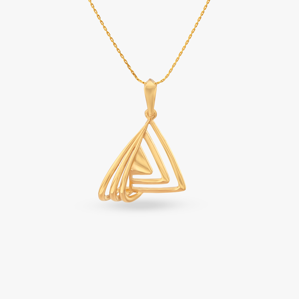 Chic Aura Gold Pendant
Chic Aura Gold Pendant