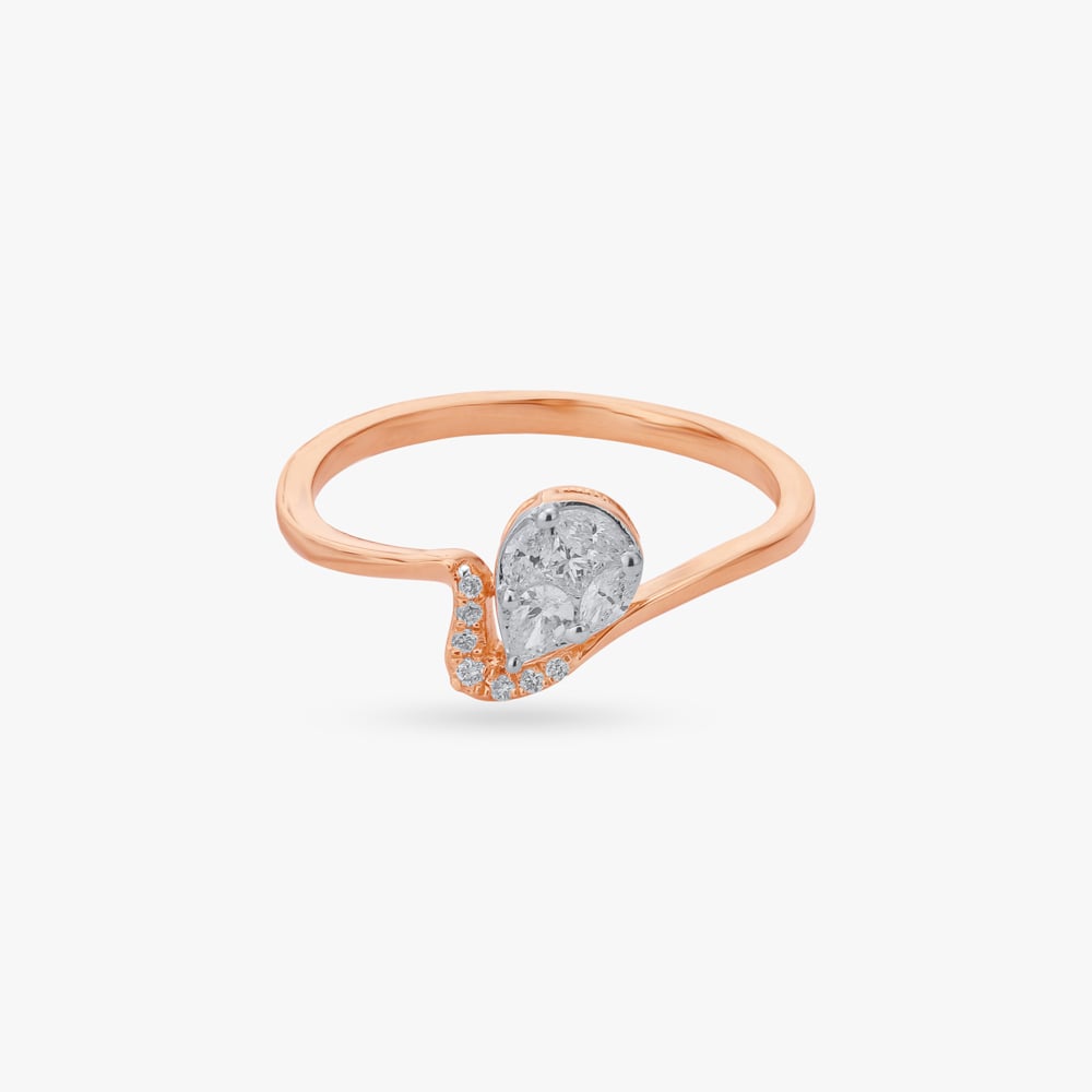 Teardrop Twist Diamond Ring
Teardrop Twist Diamond Ring