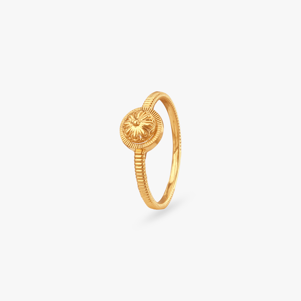 Bloom Medallion Gold Ring
Bloom Medallion Gold Ring