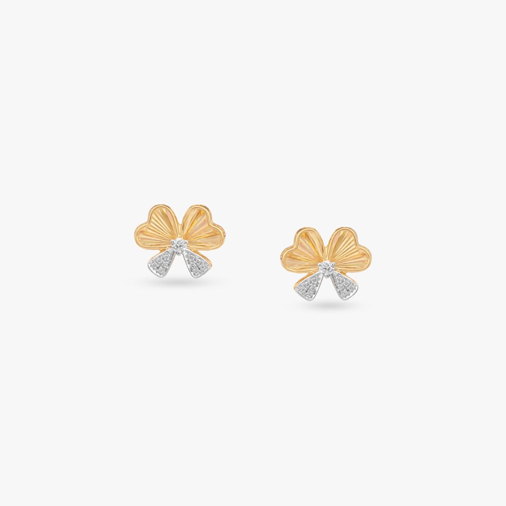 Spectrum Bloom Diamond Stud Earrings
Spectrum Bloom Diamond Stud Earrings