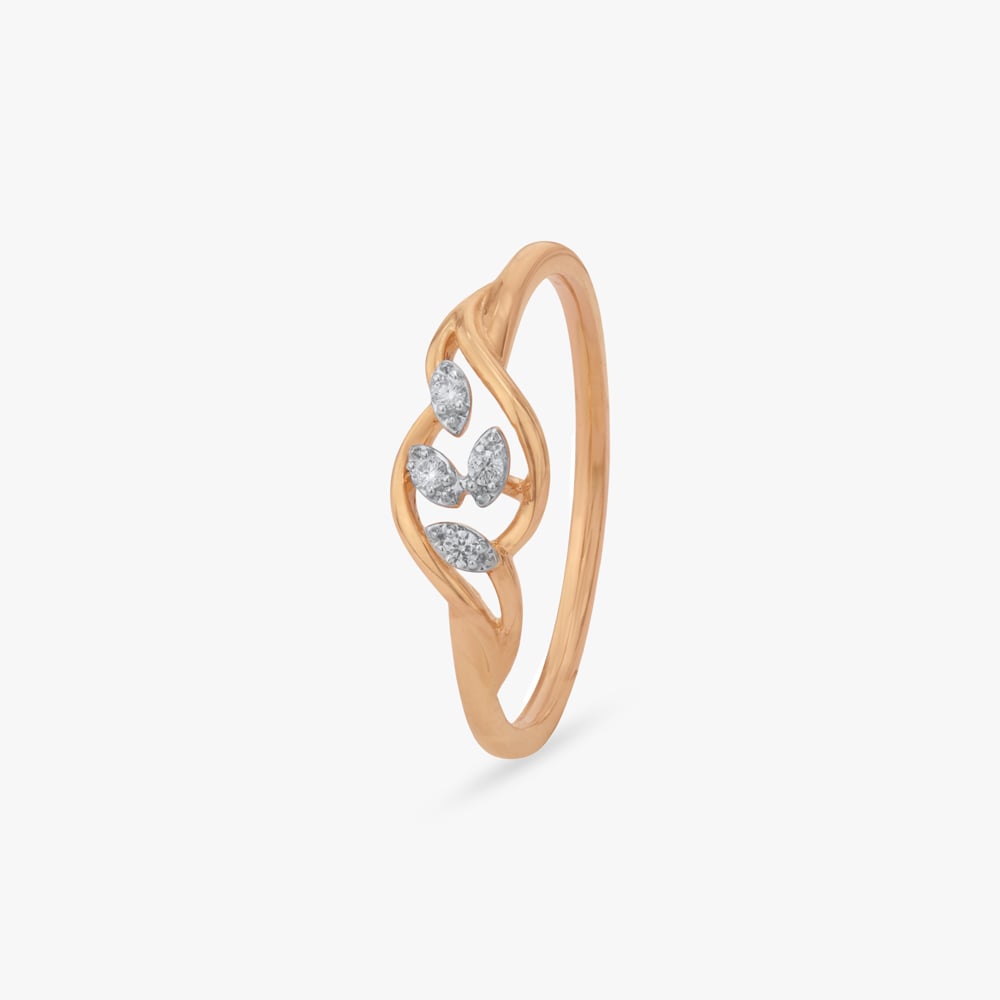 Flow Crest Diamond Ring
Flow Crest Diamond Ring
