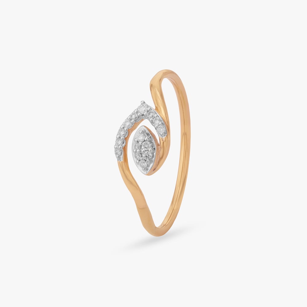 Fluid Gaze Diamond Ring
Fluid Gaze Diamond Ring