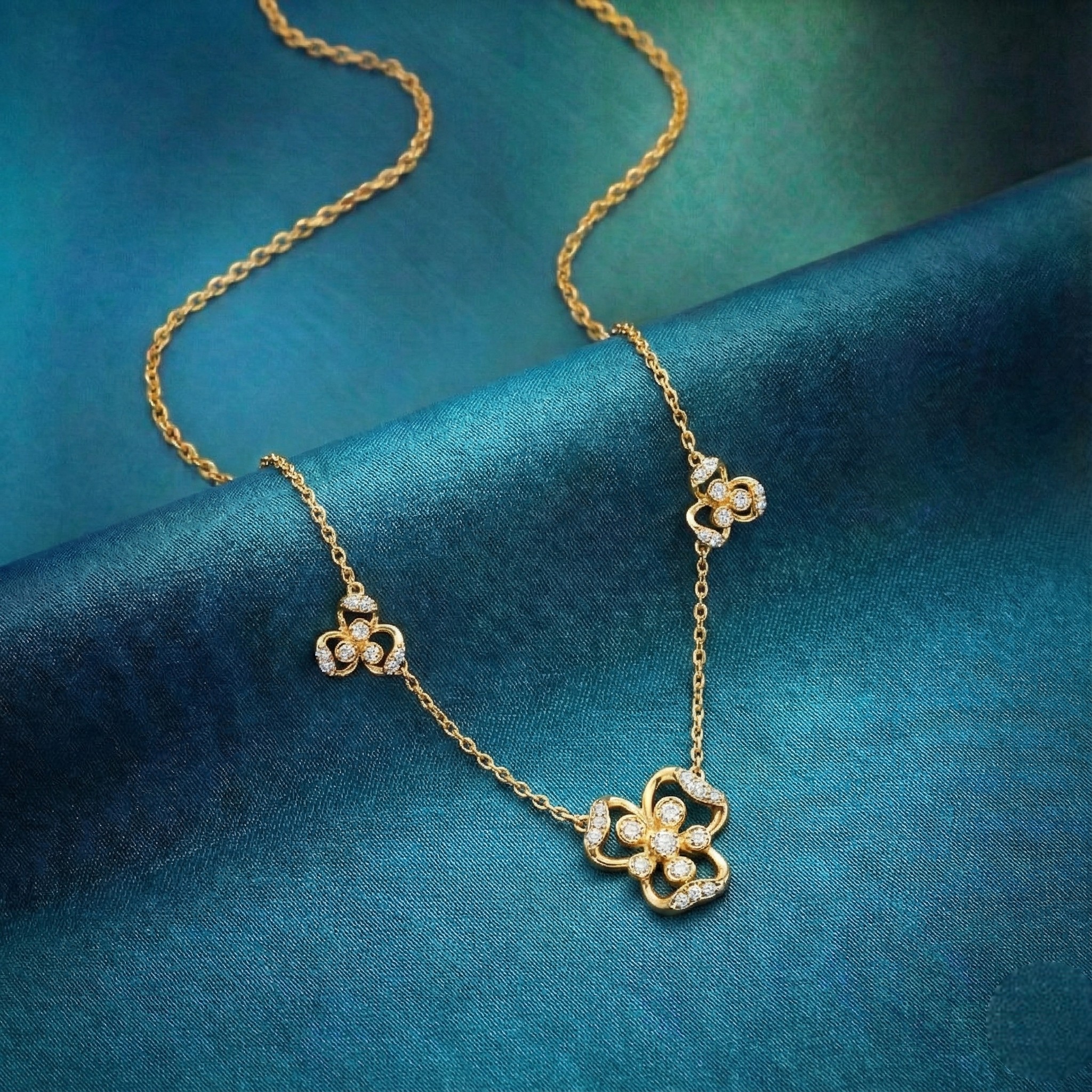 Triple Bloom Diamond Necklace
Triple Bloom Diamond Necklace
