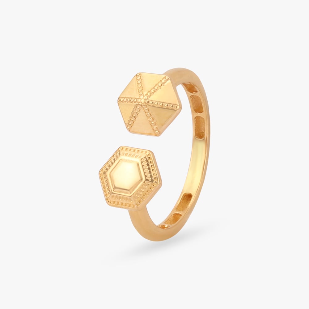 Geometric Edge Gold Ring
Geometric Edge Gold Ring