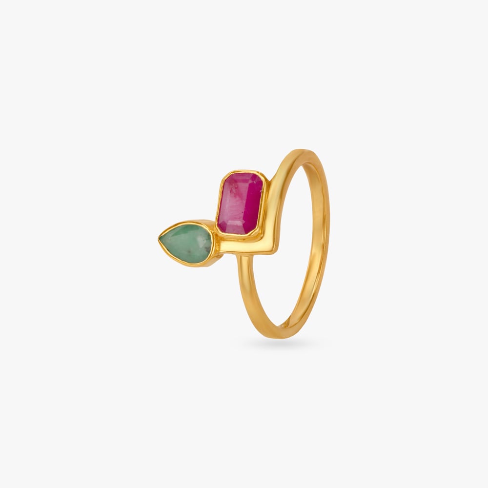 Playful Fusion Emerald Finger Ring
Playful Fusion Emerald Finger Ring