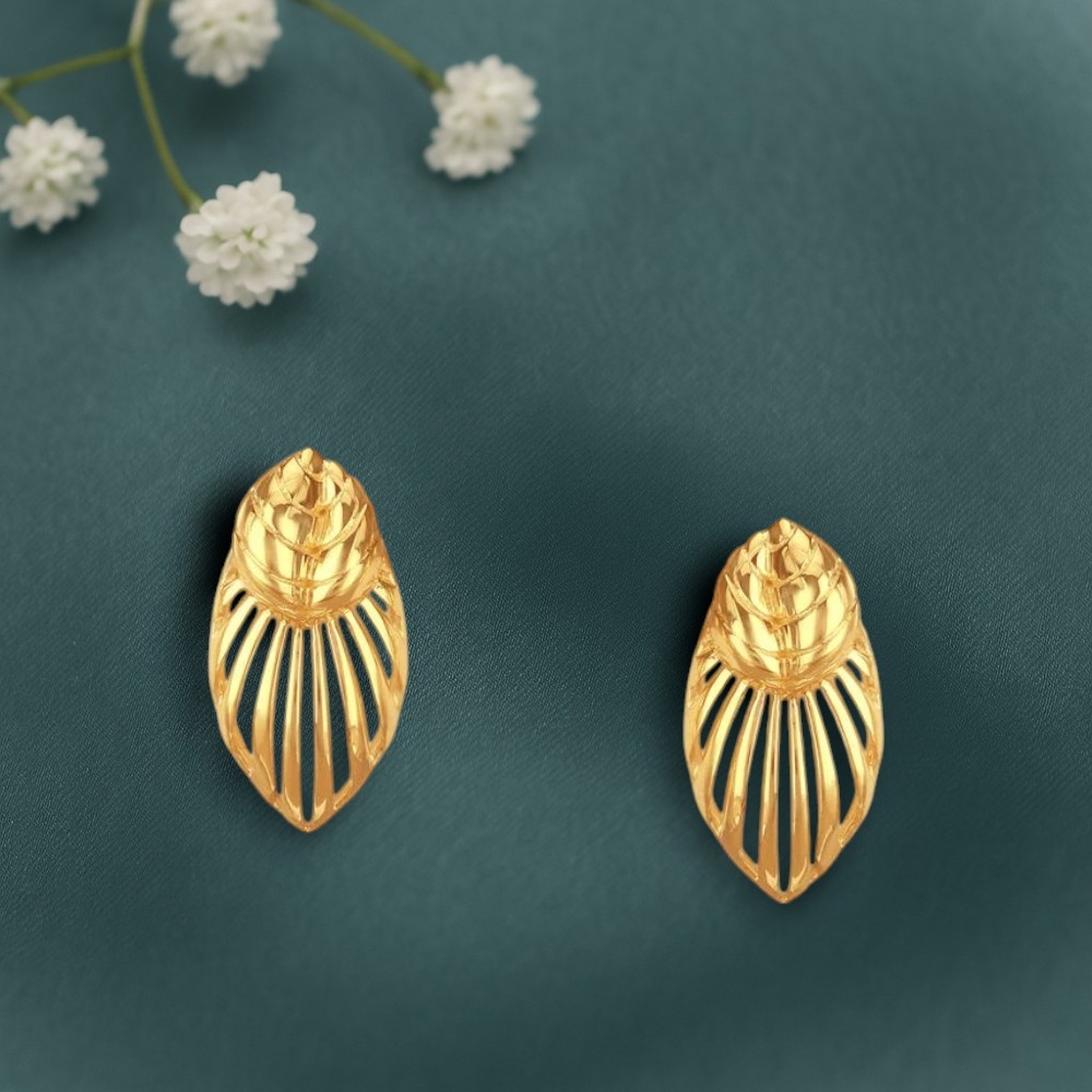 Gleaming Leaf Gold Stud Earrings
Gleaming Leaf Gold Stud Earrings