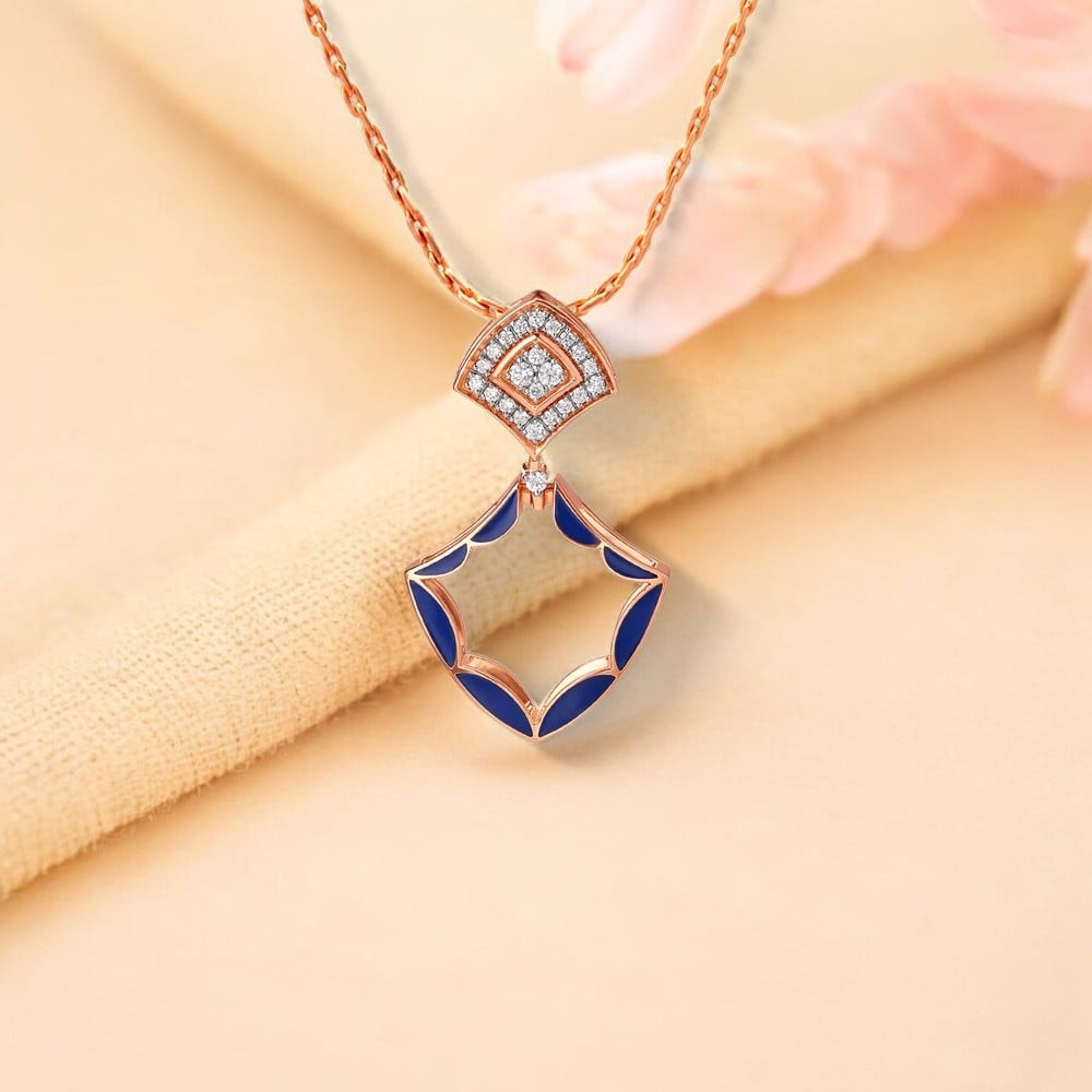 Versatile Chic Diamond Pendant
Versatile Chic Diamond Pendant