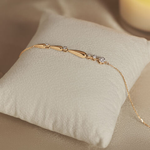 Graceful Flame Diamond Bracelet