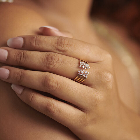 Luminous Flowing Diamond Ring