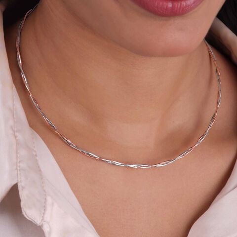 Sleek Interwoven Omega Gold Chain