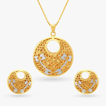 Stunning Pendant with Earrings Set