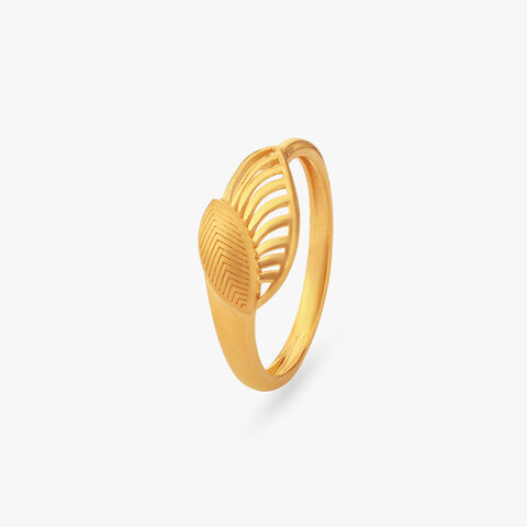 Flowing Leaf Gold Ring