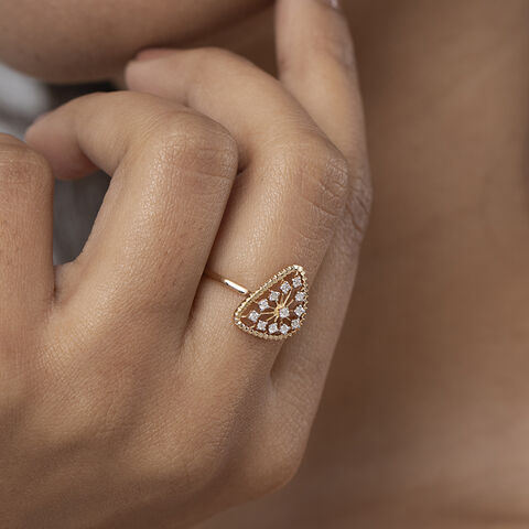 Radiant Bloom Gold & Diamond Finger Ring