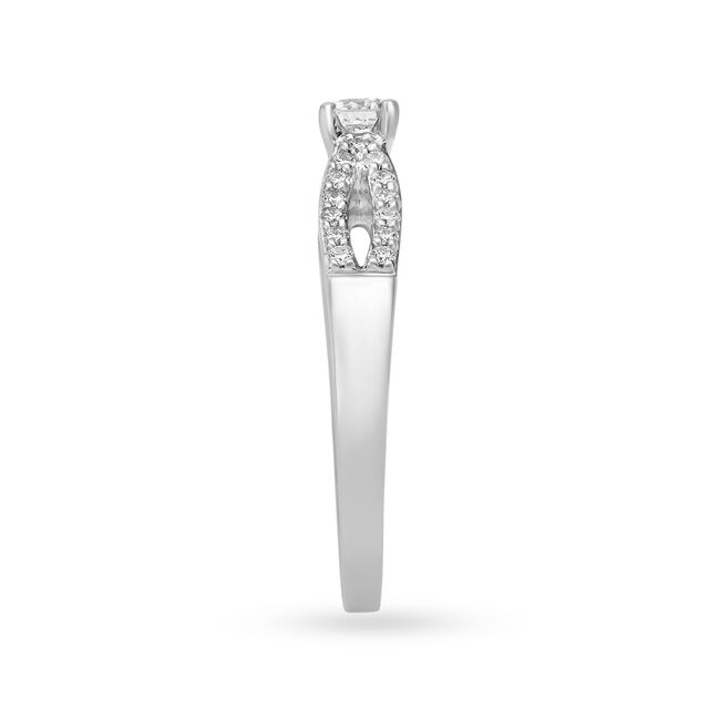 Enchanting Ribbon Pattern Platinum and Diamond Ring,,hi-res image number null