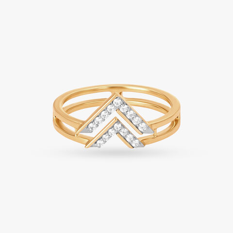 Center of Attraction Finger Ring