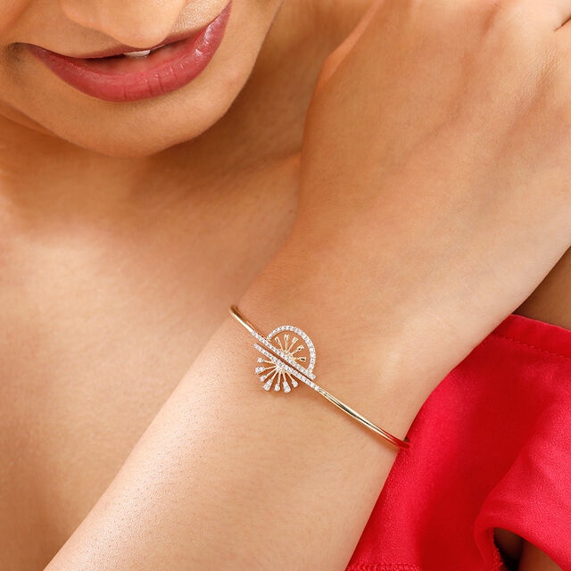 14 KT Yellow Gold Elegant Overlapping Bangle,,hi-res image number null