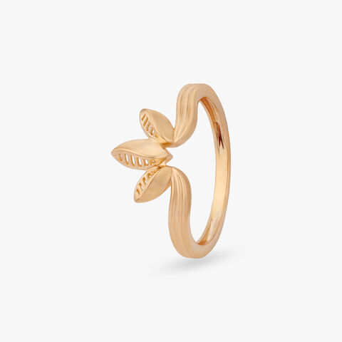 Sculpted Leaf Gold Ring