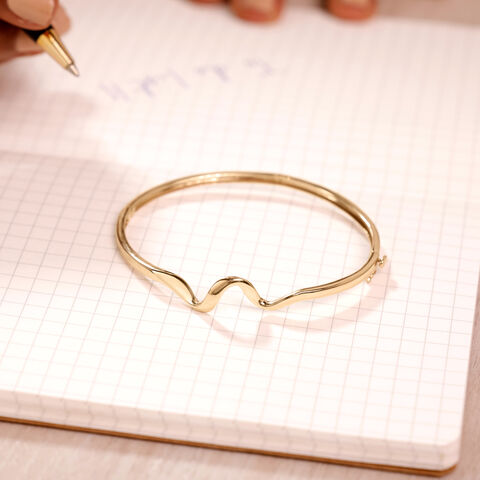Fluid Sculpted Gold Bangle
