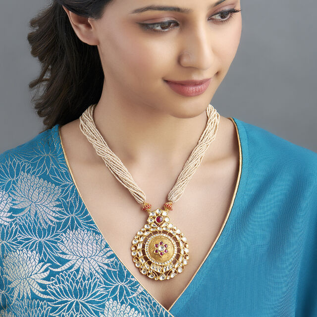 Luminous Gold Pendant with Chain