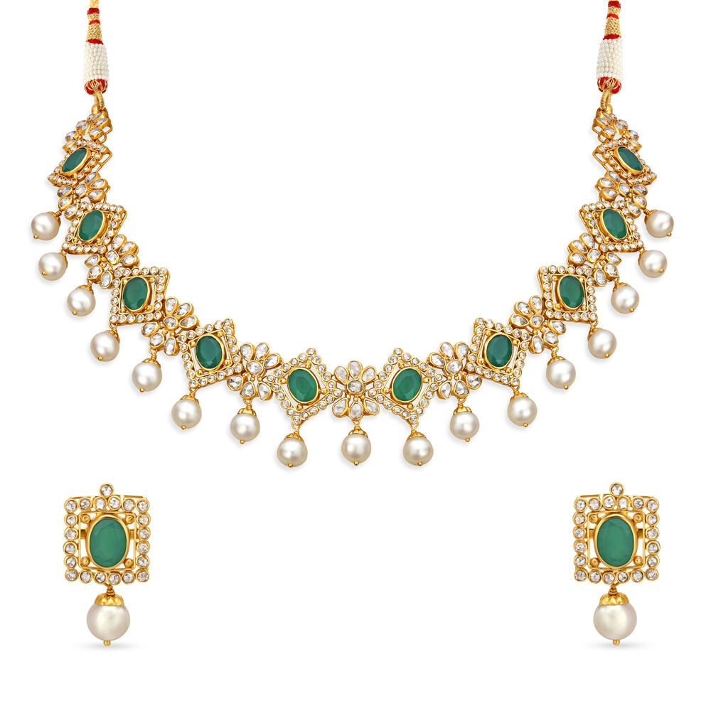 Pearl And Onyx Studded Rhombic And Floral Motif Gold Necklace Set