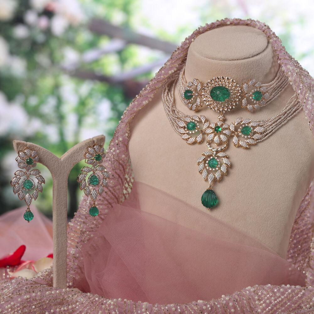 Tanishq pearl set with gold online
