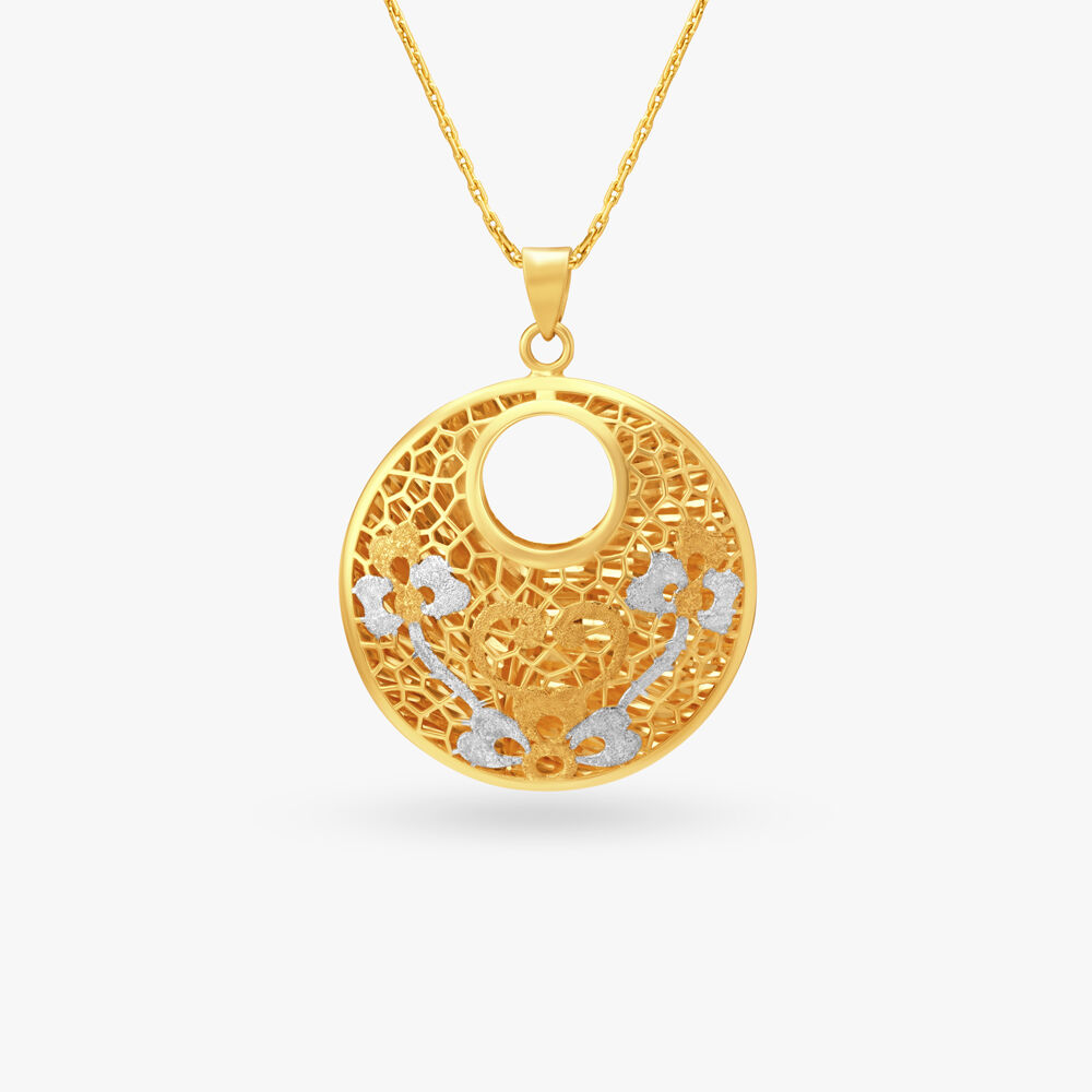 Stunning Pendant with Earrings Set