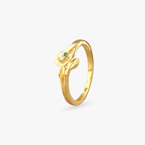 Graceful Leaf Gold Finger Ring