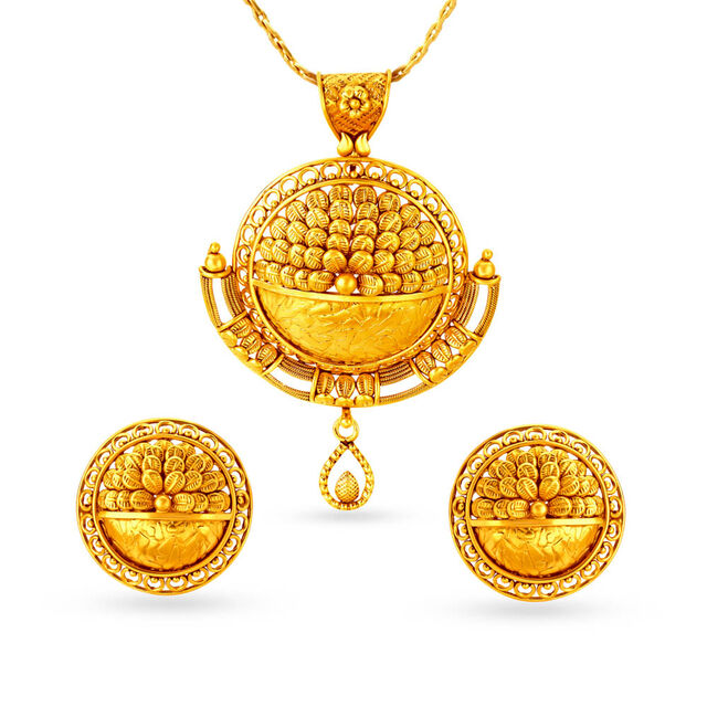Opulent Intricate Gold Pendant Set,,hi-res image number null