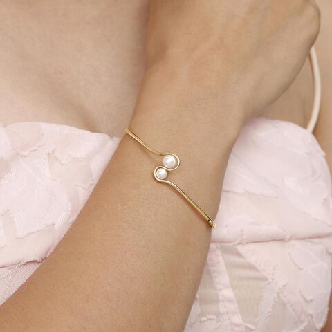 Lustrous Curve Pearl Bangle