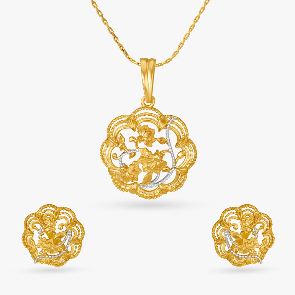 Chain with sales pendant and earrings