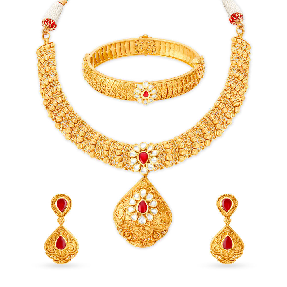Intricate Gold Necklace Set with Bangle
