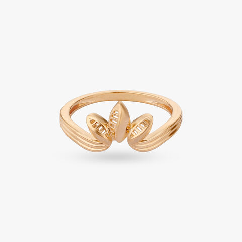 Sculpted Leaf Gold Ring
