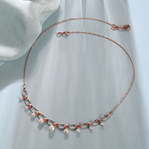 Glamorous Pearl & Diamond Necklace