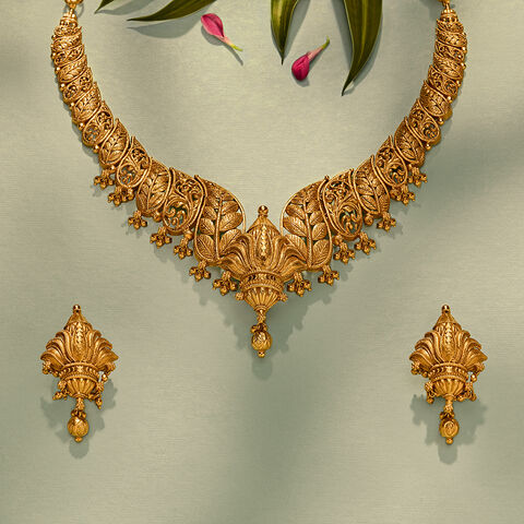 Muval Charm Gold Necklace Set