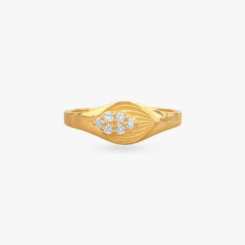 Elegant Leaf Gold Finger Ring