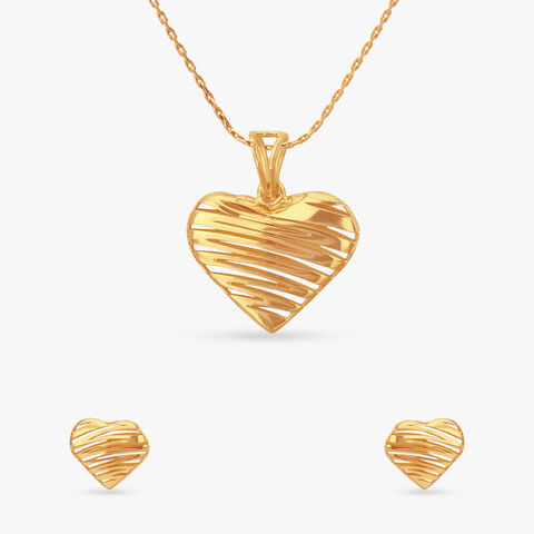 Subtle Heart Gold Pendant and Earrings Set