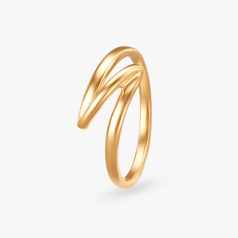 Sleek Twist Gold Finger Ring