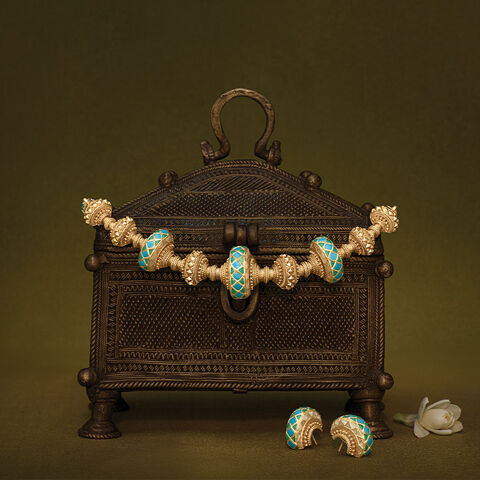 Marvellous Turquoise Badhroom Pattern Necklace Set