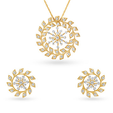 Seamless Circular Diamond Pendant and Earrings Set