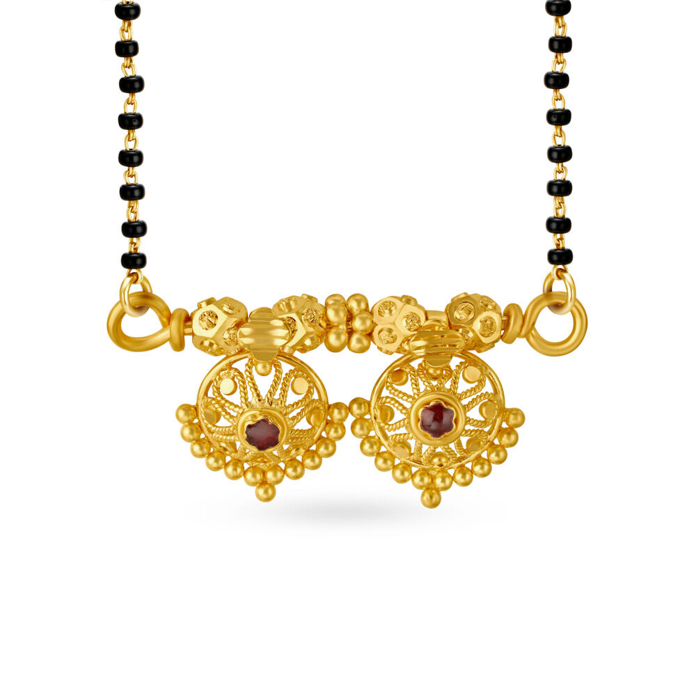 Gold locket mangalsutra shop design