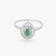 Eye-Catching Diamond and Emerald Ring,,hi-res image number null