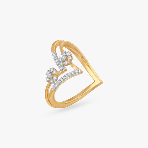 Chic Glimmer Diamond Finger Ring