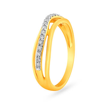 Charming 18 Karat Yellow Gold And Diamond Finger Ring