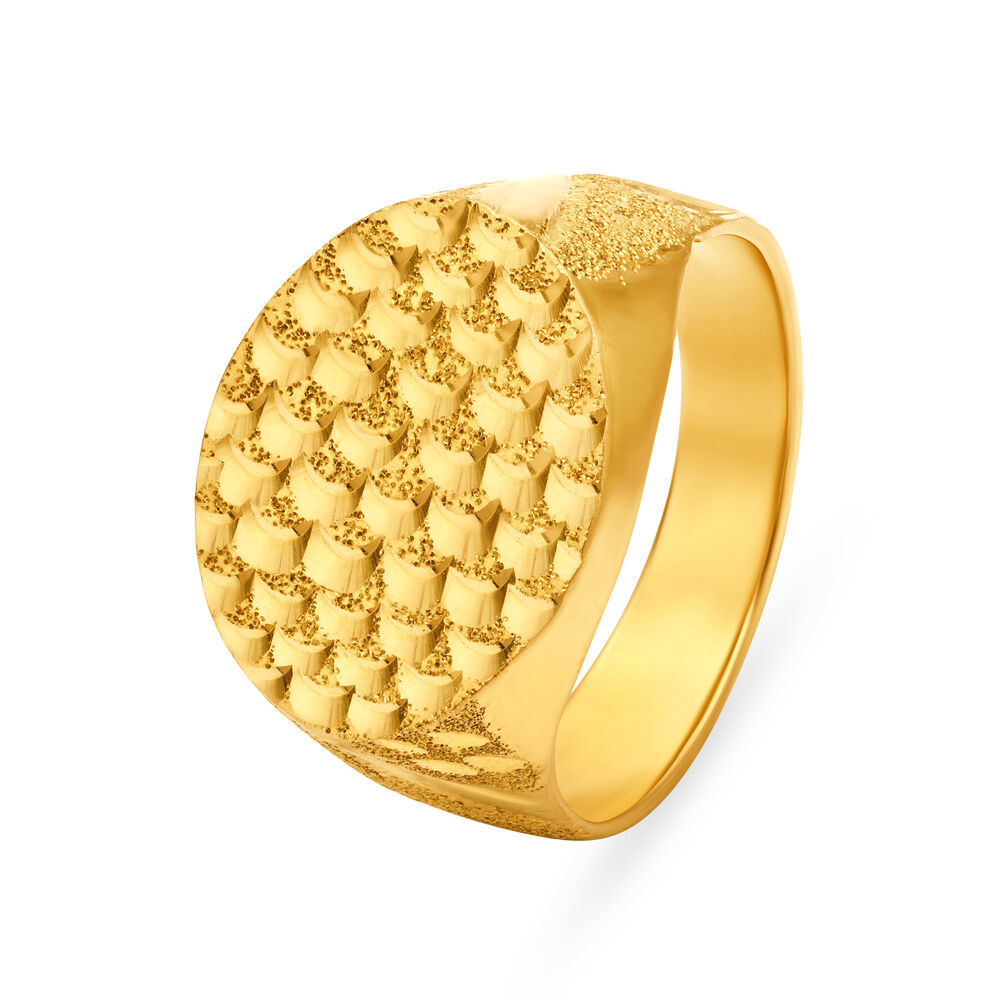 Shimmering 22 Karat Yellow Gold Etched Oval Finger Ring