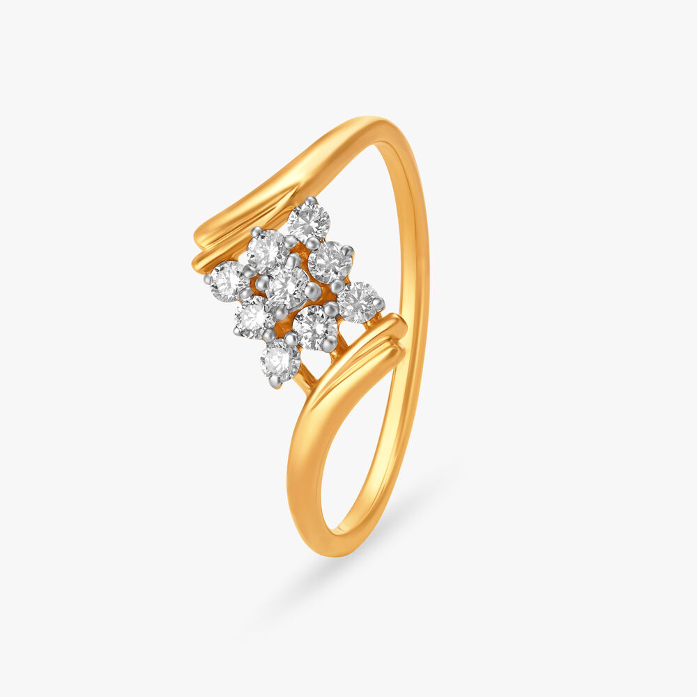 Voguish Heart Design Diamond Finger Ring