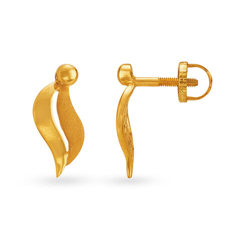 Alluring 22 Karat Yellow Gold Studs
