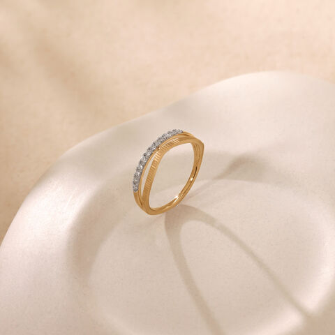 Flowing Linear Diamond Ring