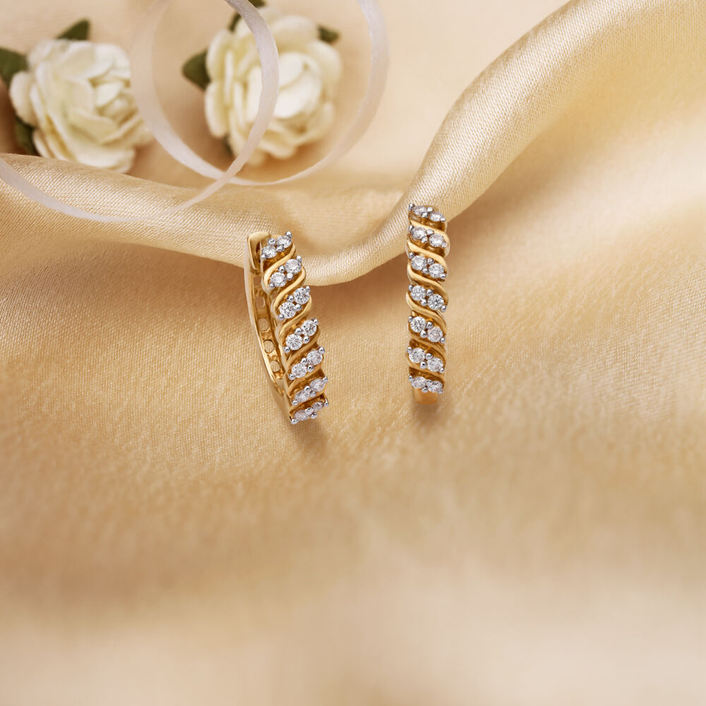 Tanishq hoop on sale earrings gold