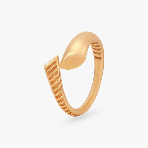Angular Ridge Gold Ring